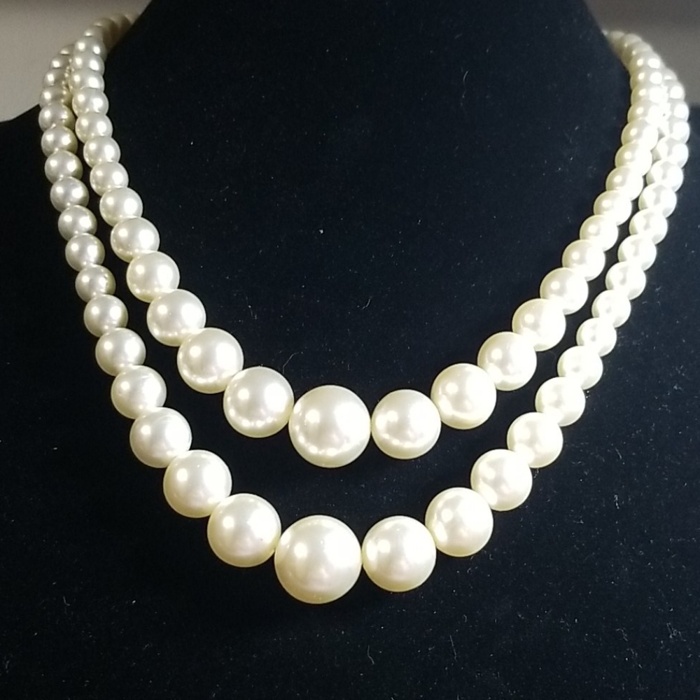 Double strand faux pearl necklace